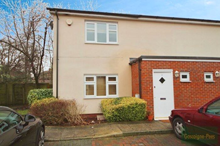 2 Bedroom Property To Rent In Woodville Road, Morden, SM4