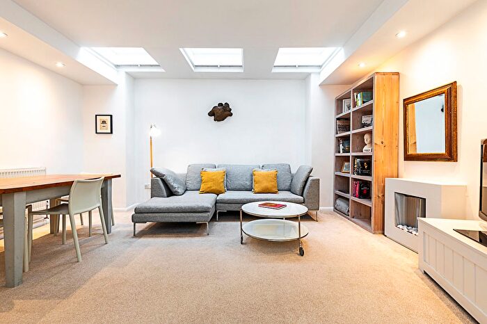 2 Bedroom Flat To Rent In Flat A, Judd Street, London, WC1H