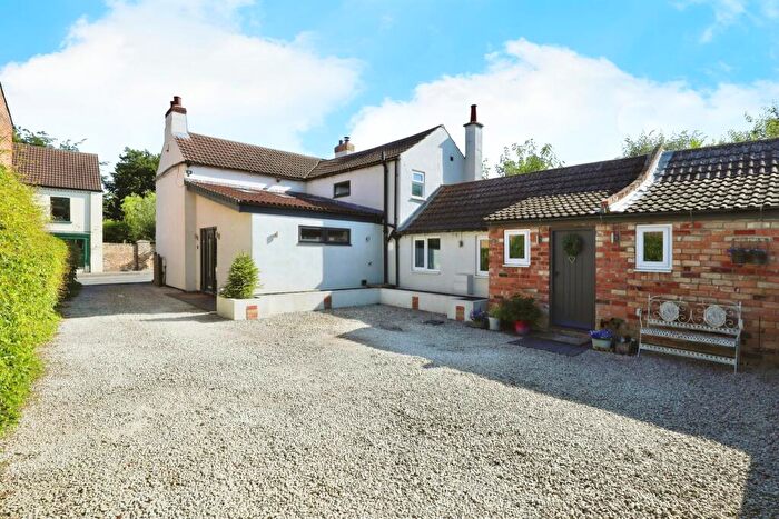 4 Bedroom Detached House For Sale In High Street, Misterton, Doncaster, DN10