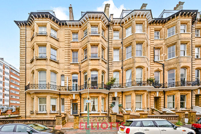 2 Bedroom Apartment For Sale In First Avenue, Hove, BN3