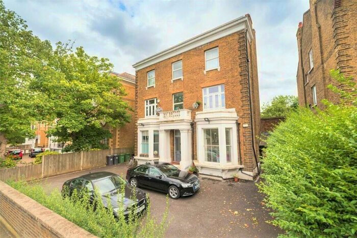 3 Bedroom Flat To Rent In Thurlow Park Road Dulwich, SE21