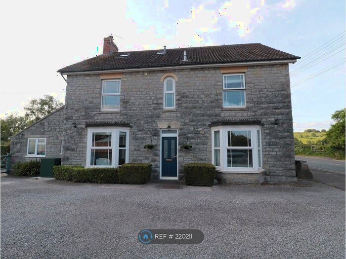 5 Bedroom Detached House To Rent In Castlebrook, Somerton, TA11