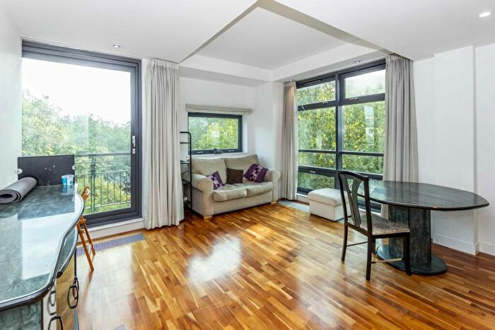 1 Bedroom Flat To Rent In City Road, Clerkenwell, EC1Y