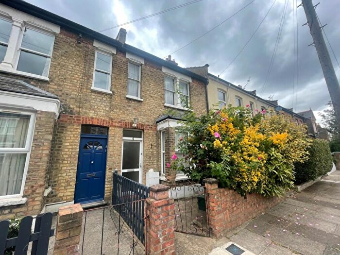 1 Bedroom Flat To Rent In Marlborough Road, Wood Green, N22
