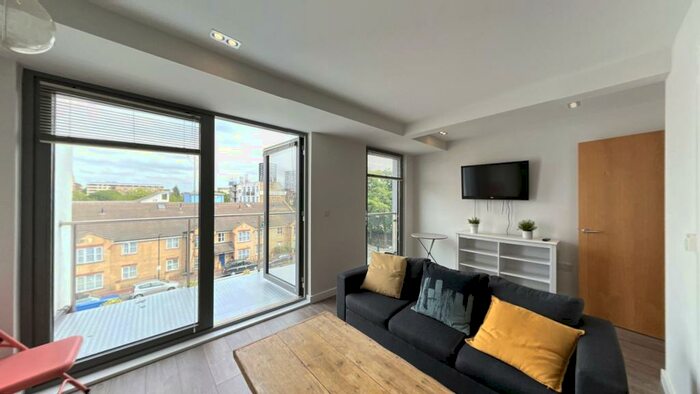 2 Bedroom Flat To Rent In Mintern Street, N1