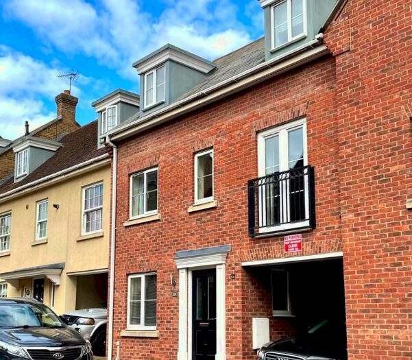 4 Bedroom Town House To Rent In Hakewill Way, Colchester, CO4