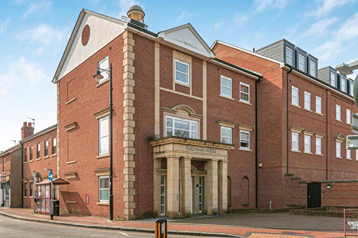 1 Bedroom Apartment For Sale In Guildford Road, Chertsey, Surrey, KT16