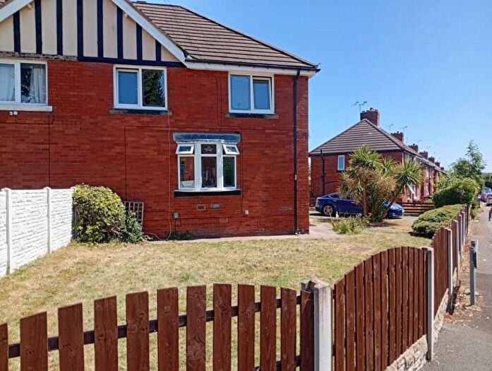 4 Bedroom Semi-Detached House For Sale In Shield Avenue, Worsbrough, S70