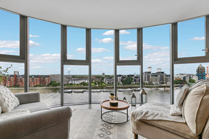2 Bedroom Flat For Sale In Falcon Wharf, Lombard Road, SW11