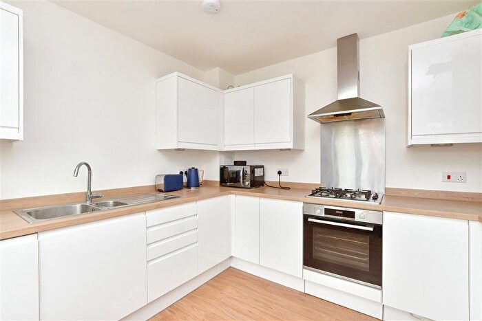 3 Bedroom Semi-detached House For Sale In Saxon Way, Cliffsend, Ramsgate, Kent, CT12