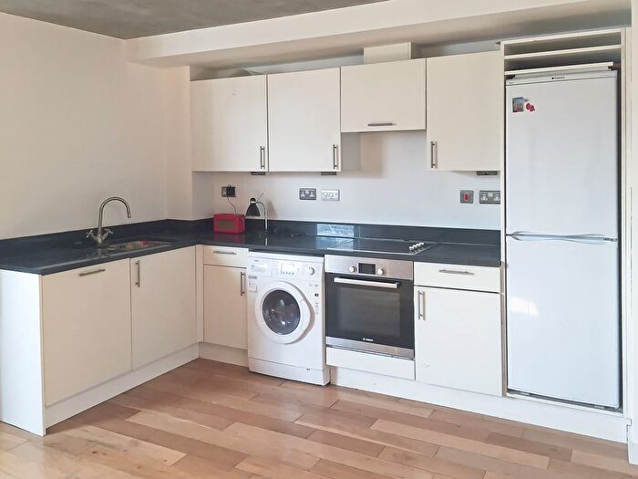 2 Bedroom Flat To Rent In Murray Grove, London, N1