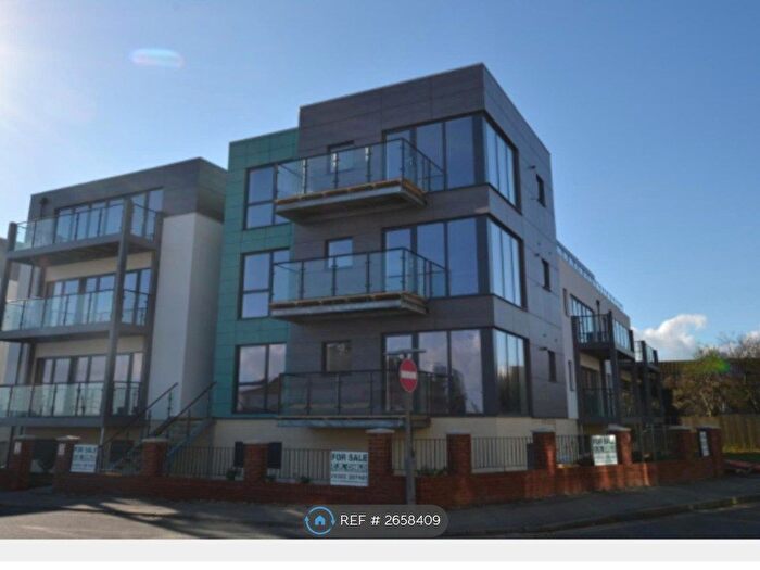 2 Bedroom Flat To Rent In Court Road, Hythe, CT21