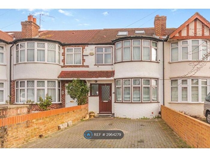 5 Bedroom Terraced House To Rent In Hodder Drive, Perivale, Greenford, UB6