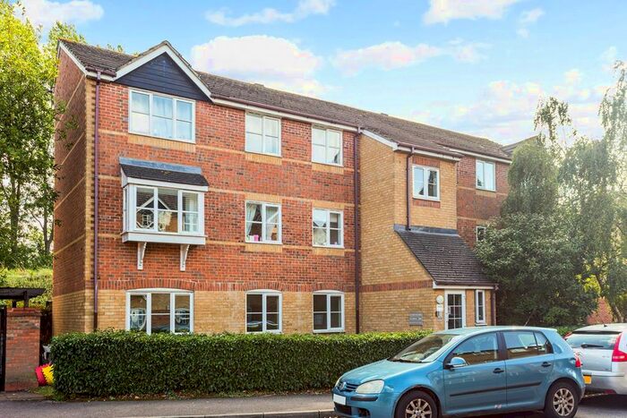 2 Bedroom Flat To Rent In Donald Wood Gardens, Tolworth, KT5