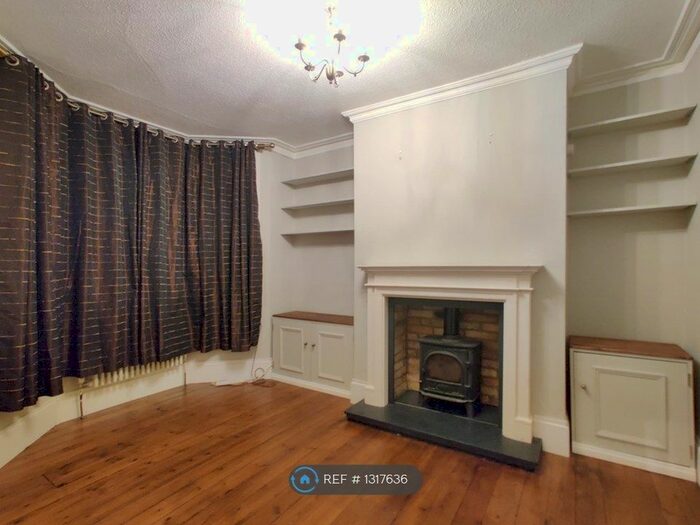 4 Bedroom Terraced House To Rent In Lincoln Road, Enfield, EN1