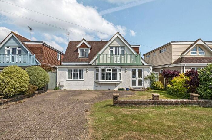 4 Bedroom Detached House For Sale In Alleyne Way, Elmer Sands, PO22