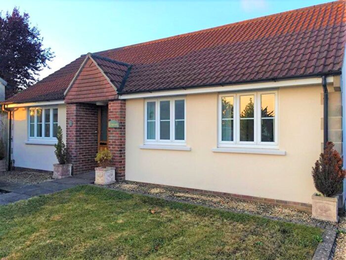 4 Bedroom Detached Bungalow For Sale In Hayward Drive, Baltonsborough, BA6