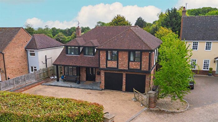 5 Bedroom Property For Sale In Rectory Drive, Farnham, CM23