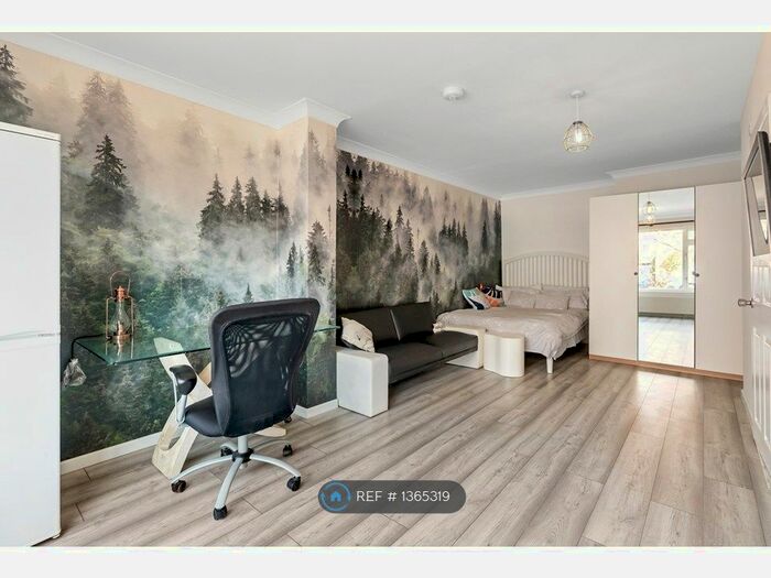 Studio To Rent In Bourne Road, Cambridge, CB4