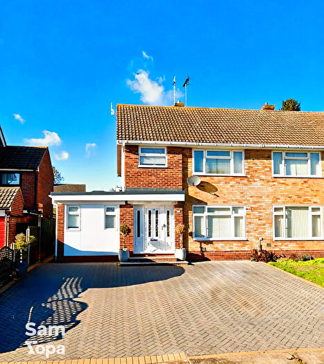 3 Bedroom Semi Detached House For Sale In Arnstones Close, Colchester, CO4