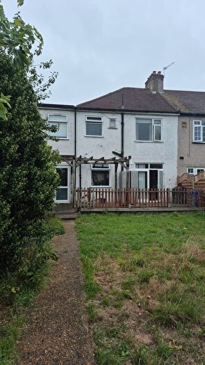 5 Bedroom Semi-Detached House To Rent In Bedonwell Road, Bexleyhealth, DA7