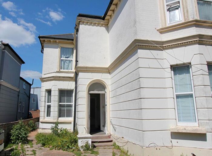 1 Bedroom Flat To Rent In Rowlands Road, Worthing, BN11