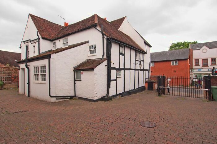 2 Bedroom Flat To Rent In High Street, Ewell Village, Surrey, KT17