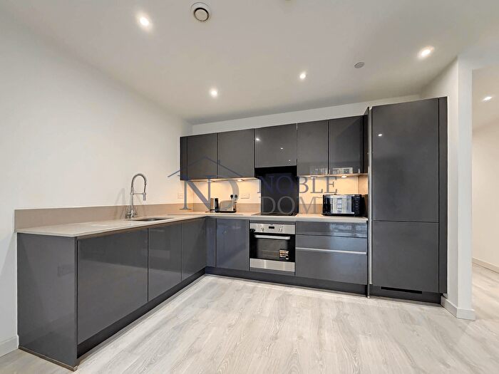 2 Bedroom Flat To Rent In Prince Regent Road, Hounslow, TW3