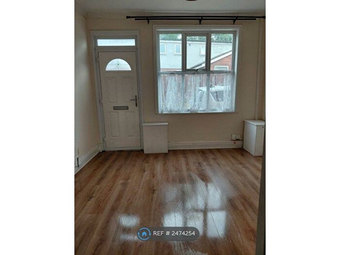 1 Bedroom Terraced House To Rent In Station Road, Birmingham, B31