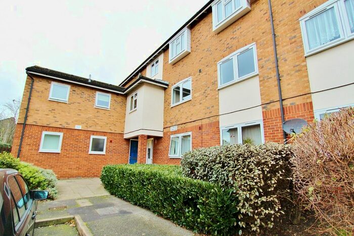 2 Bedroom Flat To Rent In Lime Court, Trinity Close, London, E11