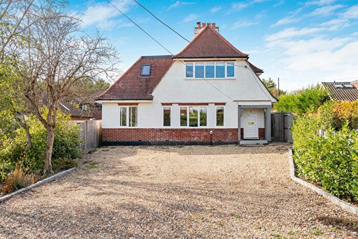 4 Bedroom Detached House For Sale In Farnham Road, Holt Pound, Farnham, Hampshire, GU10