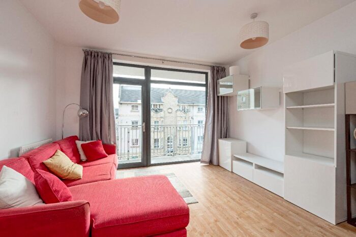 3 Bedroom Flat To Rent In Hopetoun Street, New Town, Edinburgh, EH7