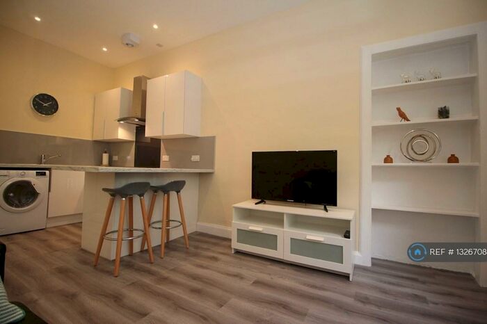 1 Bedroom Flat To Rent In Stewart Terrace, Edinburgh, EH11
