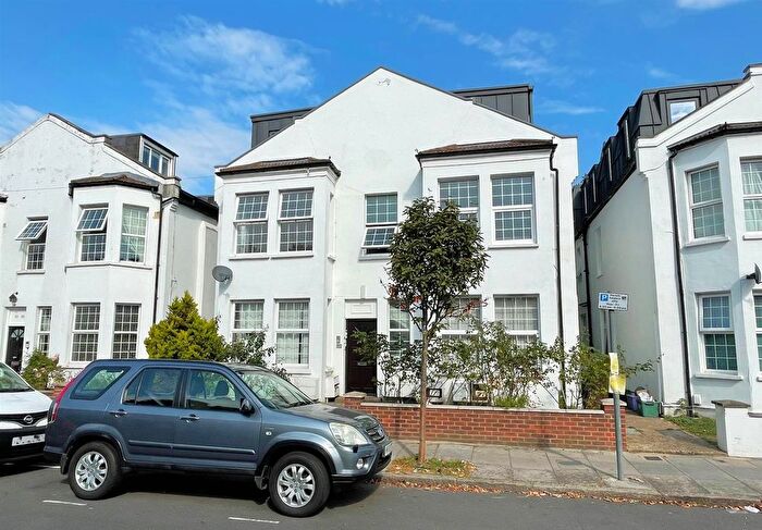 1 Bedroom Flat To Rent In Robinson Road, Colliers Wood, London, SW17