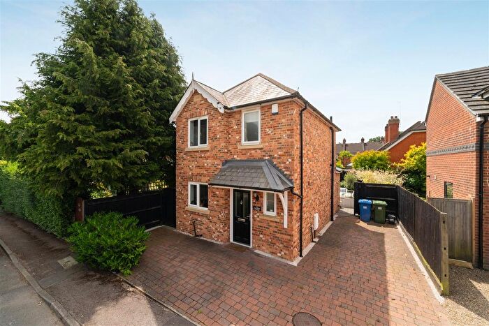 2 Bedroom Detached House For Sale In North Road, Ascot, SL5