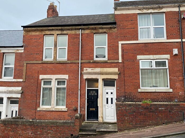 3 Bedroom Flat To Rent In King Edward Street, Gateshead, NE8
