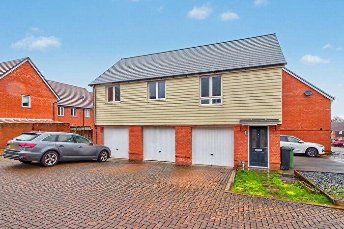 2 Bedroom Detached House For Sale In Coltsfoot Way, Basingstoke, RG23