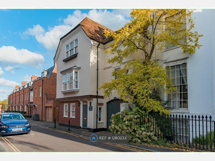 4 Bedroom Terraced House To Rent In St. Peters Lane, Canterbury CT1