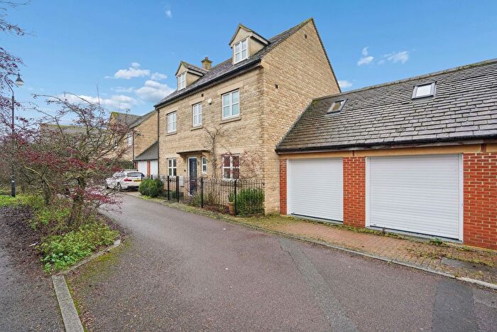 5 Bedroom Detached House For Sale In Northfield Farm Lane, Witney, OX28