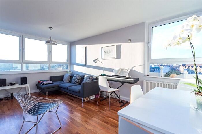 2 Bedroom Apartment For Sale In Roman Road, London, E2
