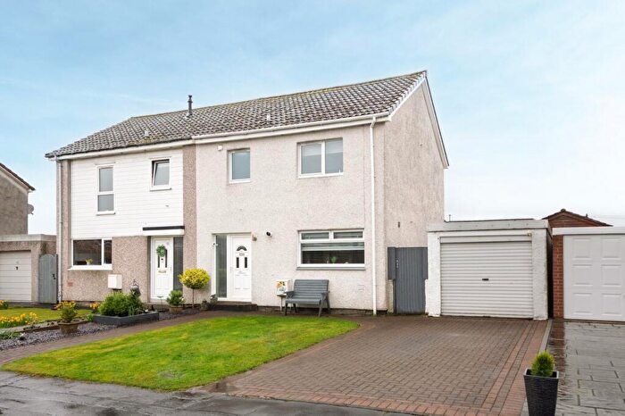 3 Bedroom Semi-Detached House For Sale In Craigie Court, Larbert, FK5