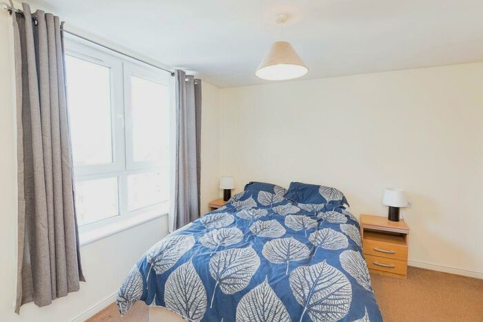 2 Bedroom Flat To Rent In Bethlehem Way, Edinburgh, Midlothian, EH7