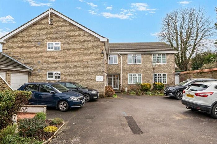 2 Bedroom Flat For Sale In Pound Lane, Fordington, Dorchester, DT1