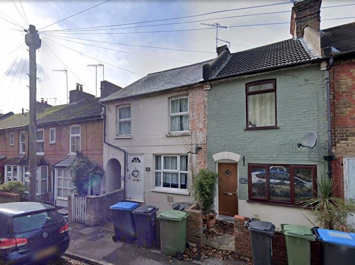 1 Bedroom Flat To Rent In Sunnyhill Road, Boxmoor, Hertfordshire, HP1