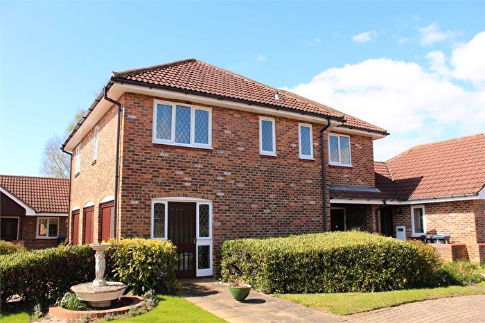 2 Bedroom Flat For Sale In The Hawthorns, Lutterworth, LE17