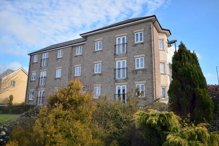 2 Bedroom Flat To Rent In Watkins Way, Bideford, Devon, EX39