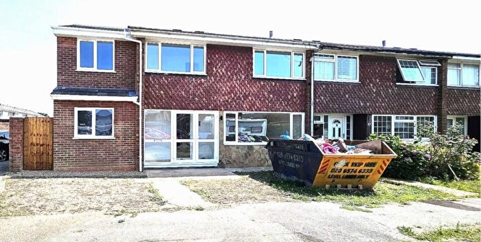 5 Bedroom End Of Terrace House To Rent In Grange Way, Iver, Buckinghamshire, SL0