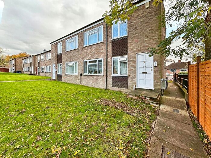 2 Bedroom Flat For Sale In Luther Close, Edgware, HA8
