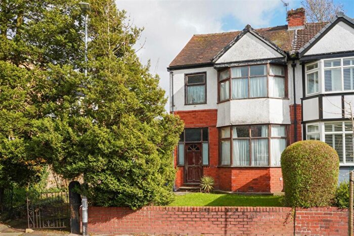 3 Bedroom Semi-Detached House For Sale In Booth Road, Old Trafford, M16