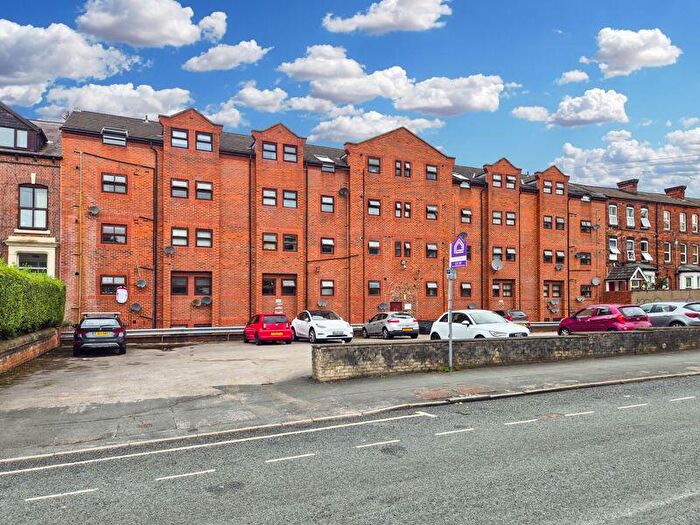 3 Bedroom Flat For Sale In Kelso Heights, Leeds, LS3